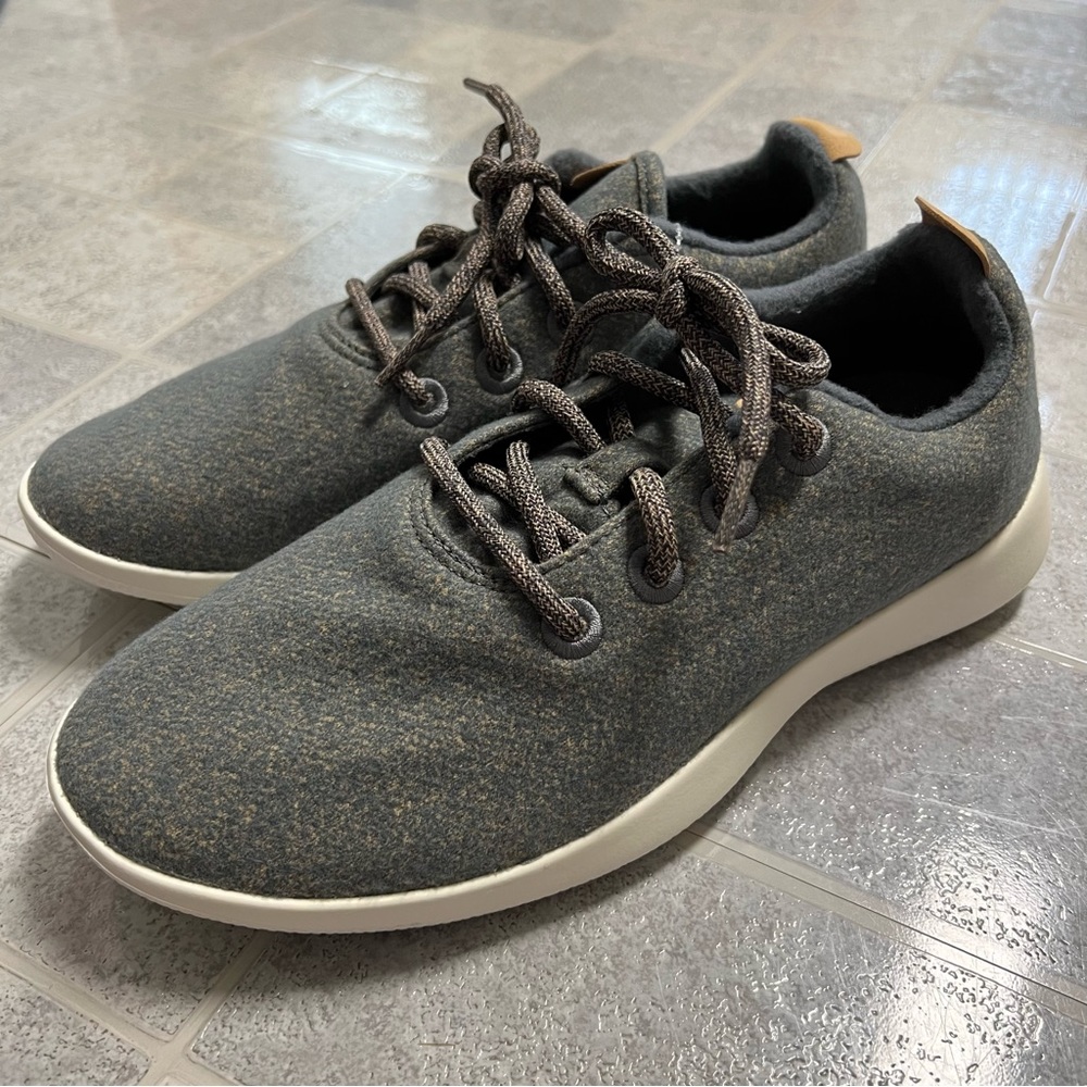 NWOB Mens Allbirds Gray Tan Wool Runners